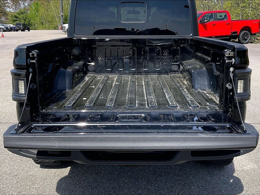 Used 2023 Jeep Gladiator Sport AWD/4WD image 31