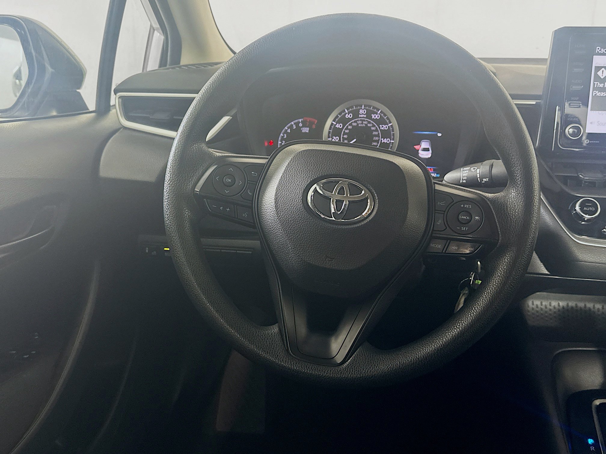 Used 2022 Toyota Corolla LE FWD image 17