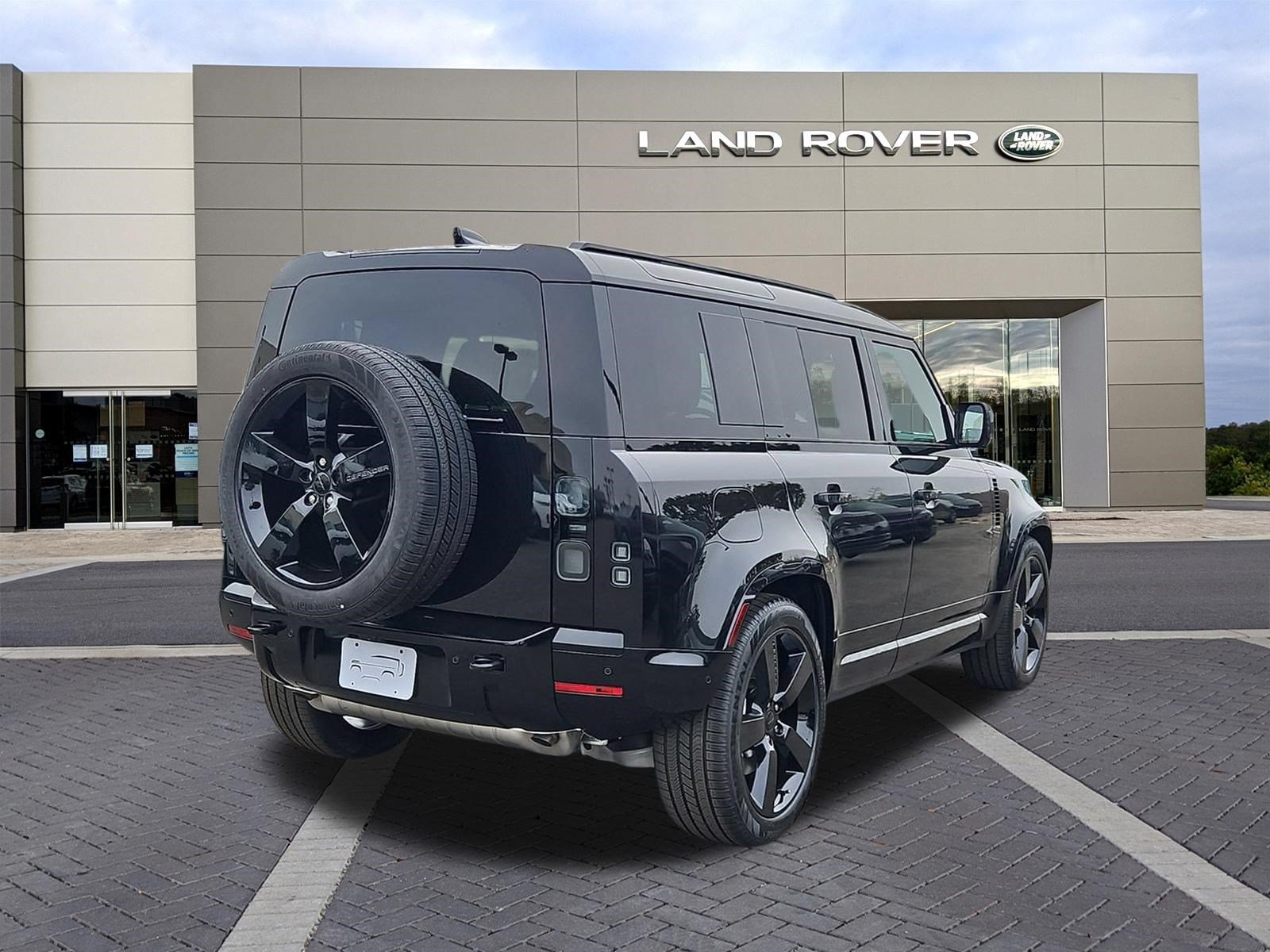 New 2026 Land Rover Defender 110 X-Dynamic SE AWD/4WD image 5