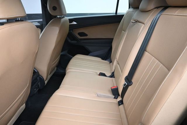 Used 2022 Volkswagen Tiguan SE R-Line FWD image 18