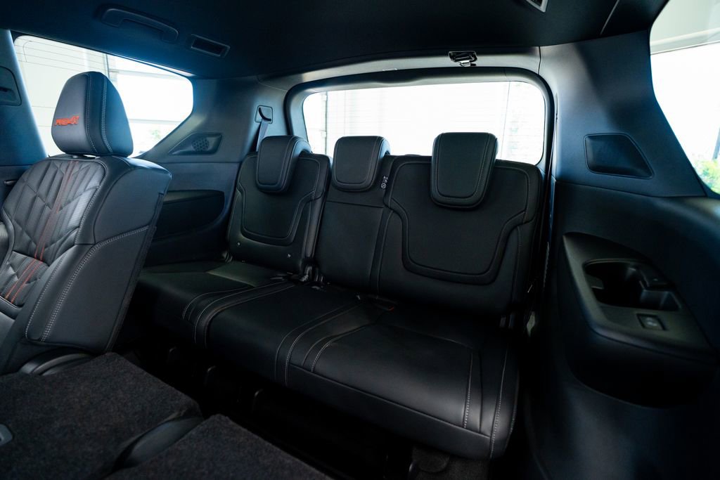Used 2025 Nissan Armada PRO-4X AWD/4WD image 43
