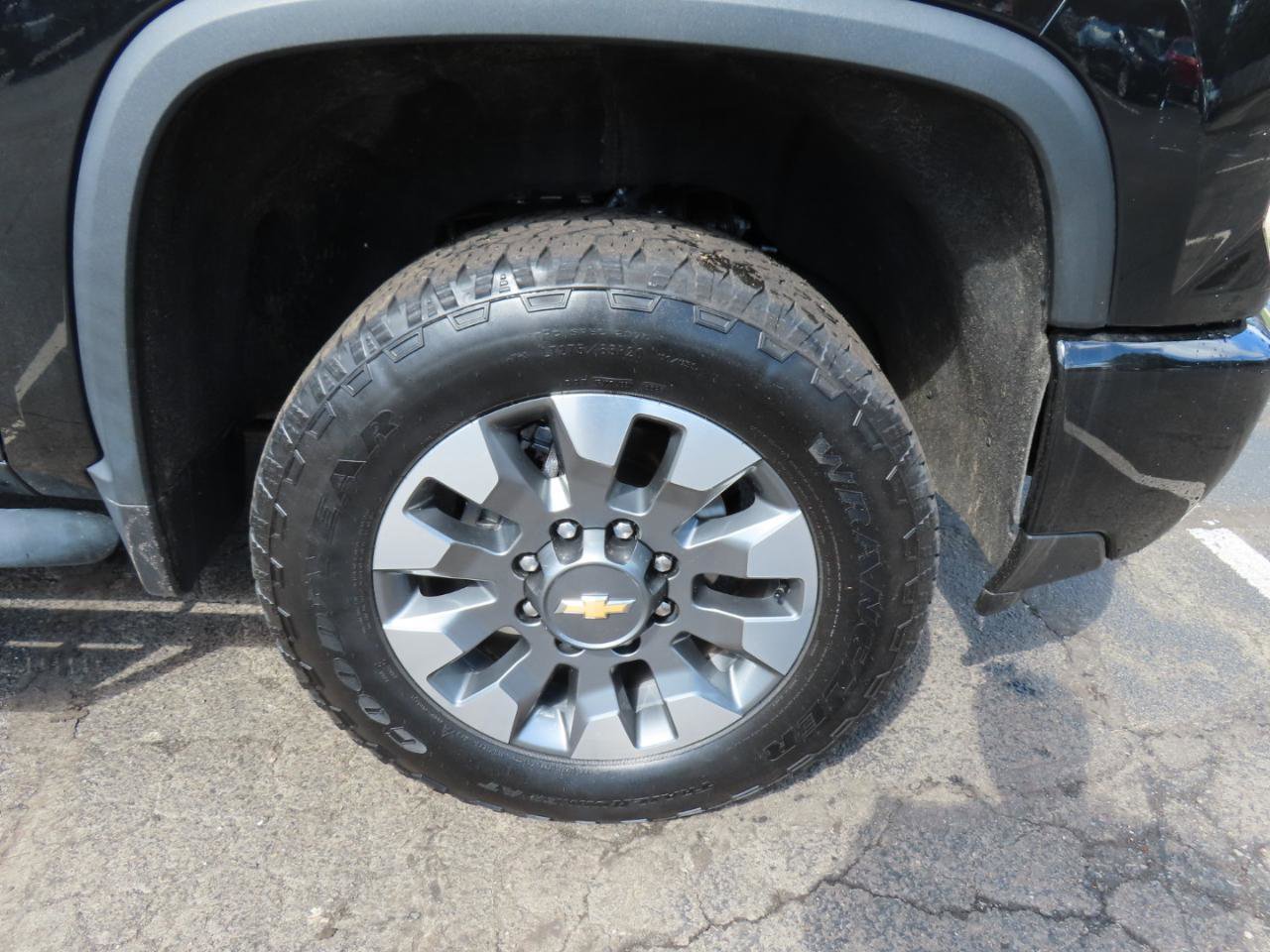 Used 2024 Chevrolet Silverado 2500 Custom w/ Z71 Off-Road Package AWD/4WD image 16