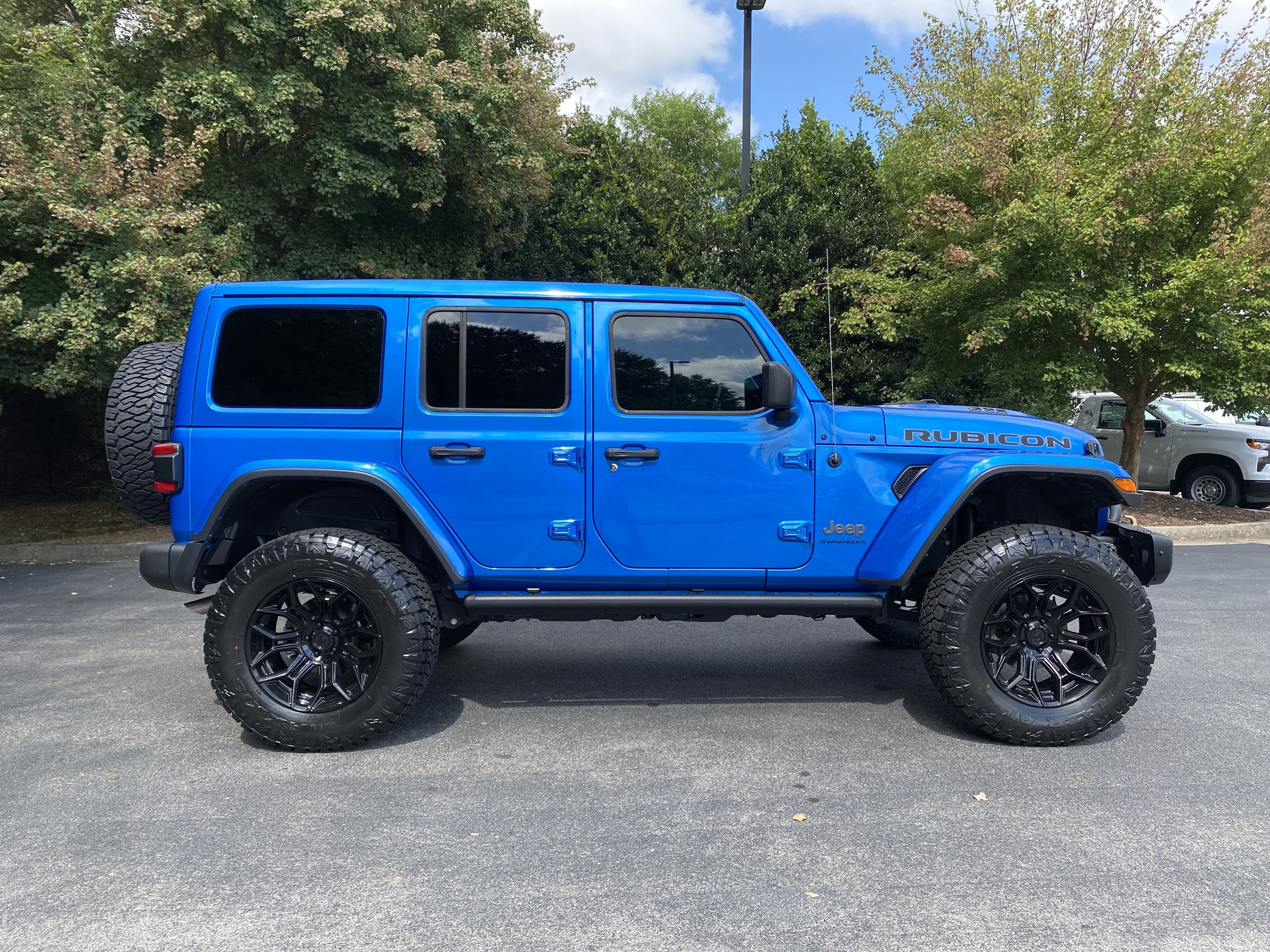 Used 2023 Jeep Wrangler Unlimited Rubicon 392 w/ Trailer Tow Package AWD/4WD image 10
