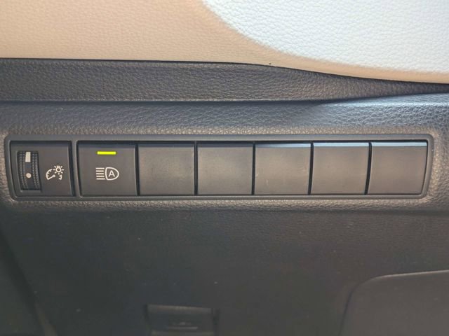 Used 2022 Toyota Corolla L FWD image 21