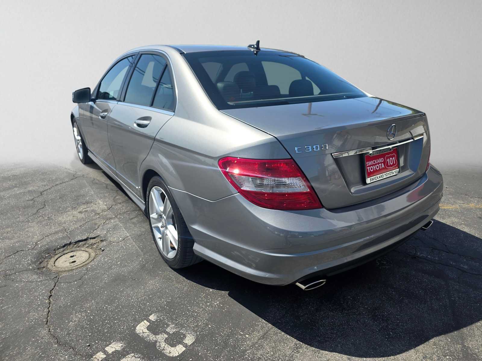 Used 2010 Mercedes-Benz C 300 Sedan image 5