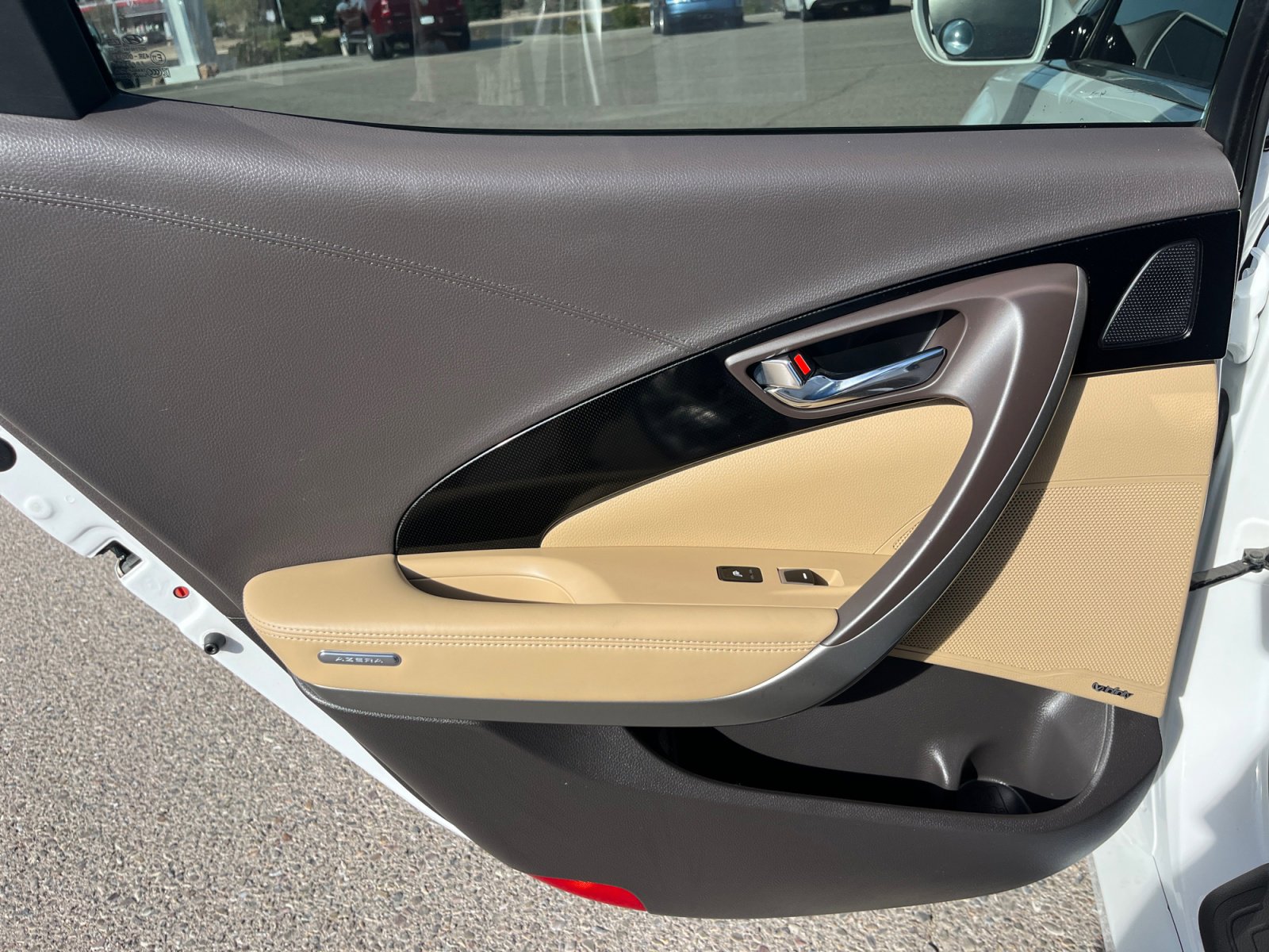 Used 2017 Hyundai Azera image 16