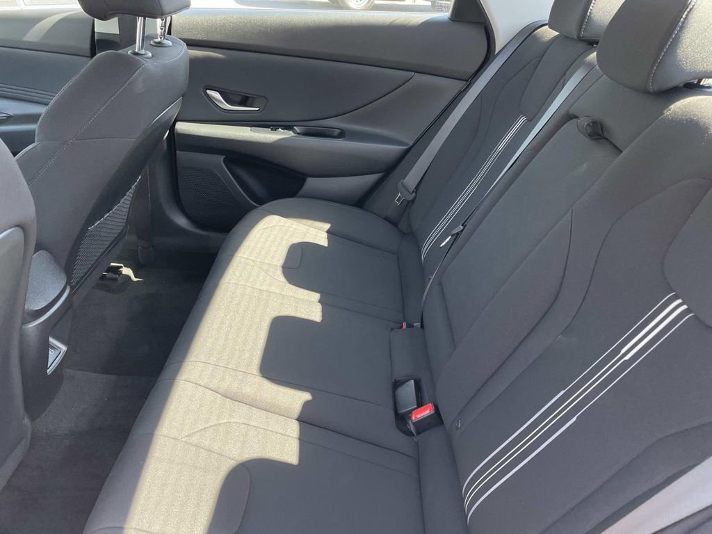 Certified 2024 Hyundai Elantra SEL w/ Convenience Package image 28