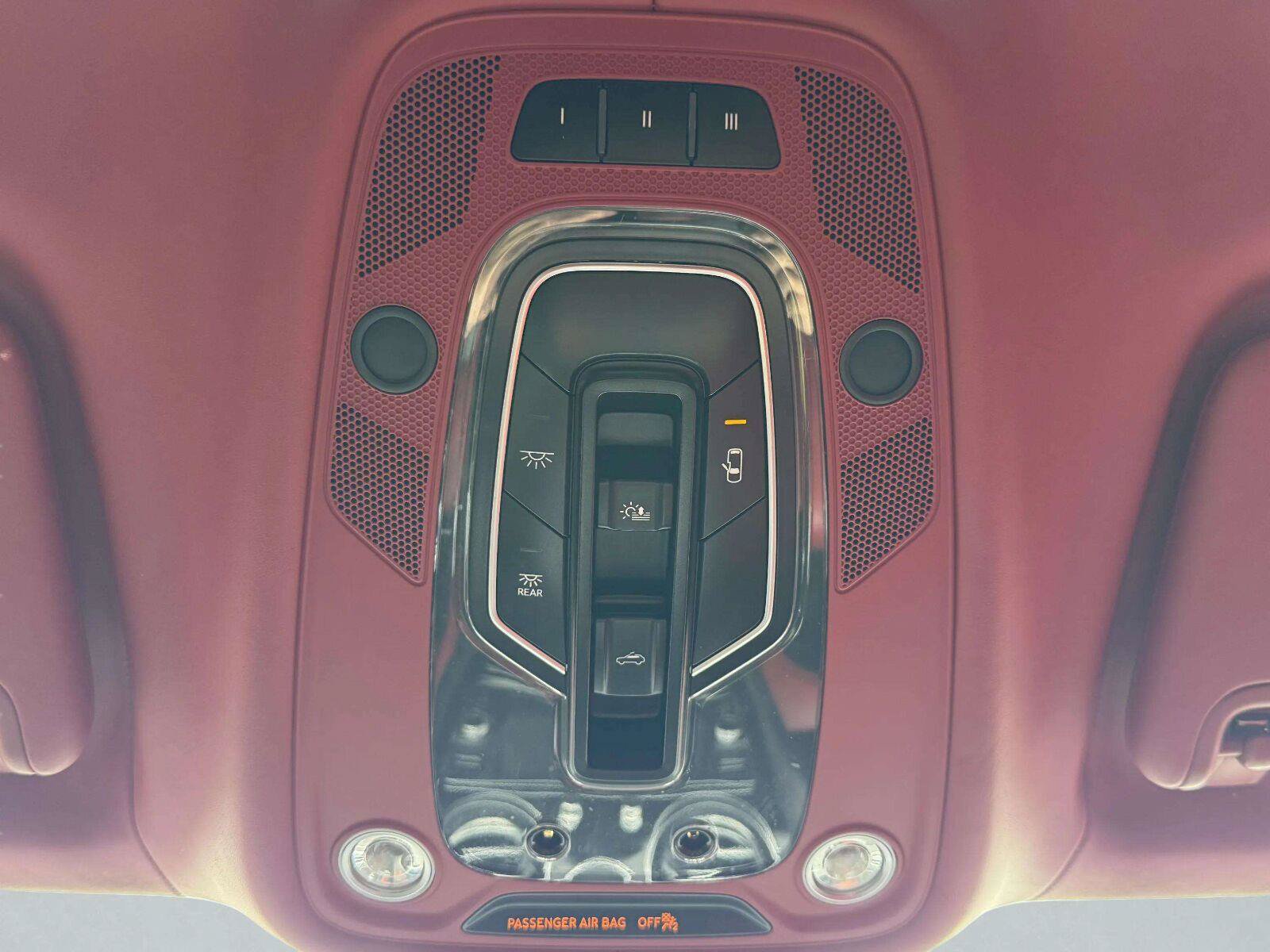 Used 2018 Bentley Bentayga AWD/4WD image 47