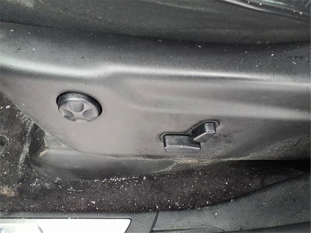 Used 2017 Jeep Grand Cherokee Overland w/ Jeep Active Safety Group image 14