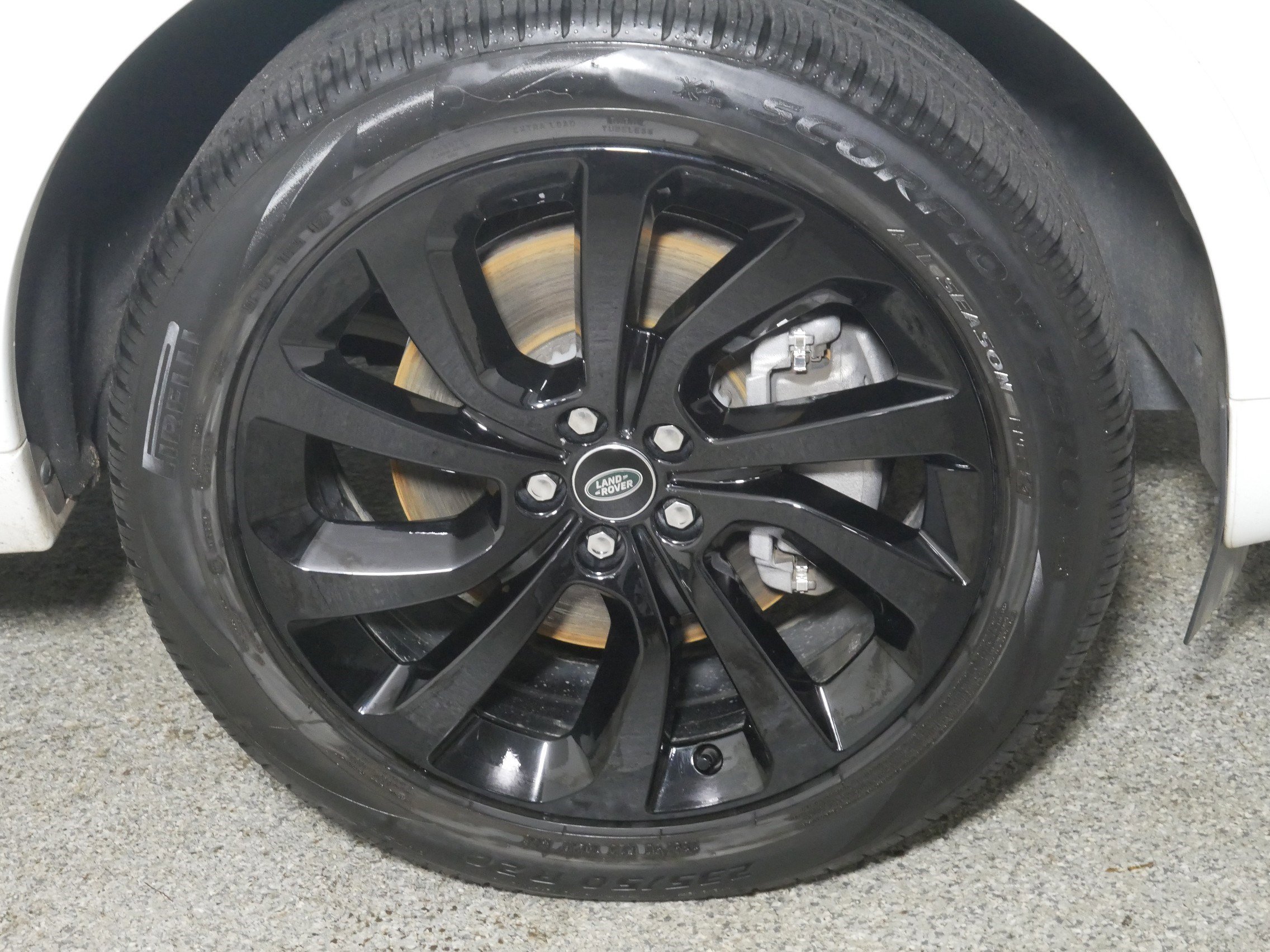 Used 2022 Land Rover Discovery Sport SE R-Dynamic image 15