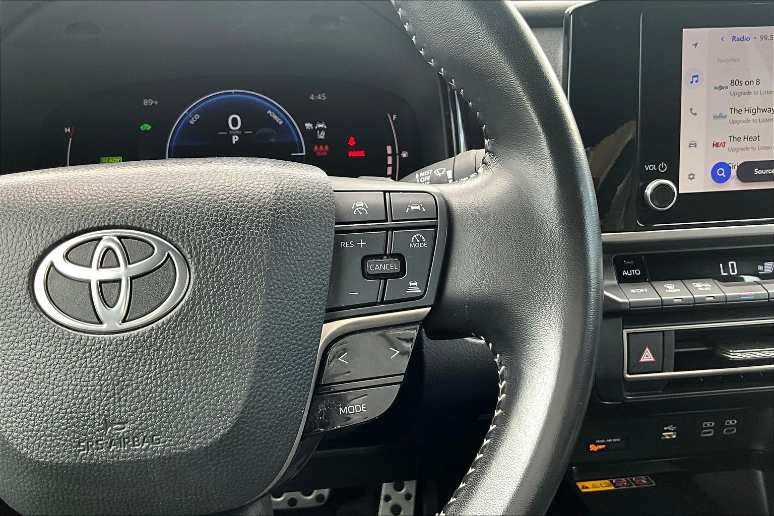 Used 2025 Toyota Camry SE FWD image 19