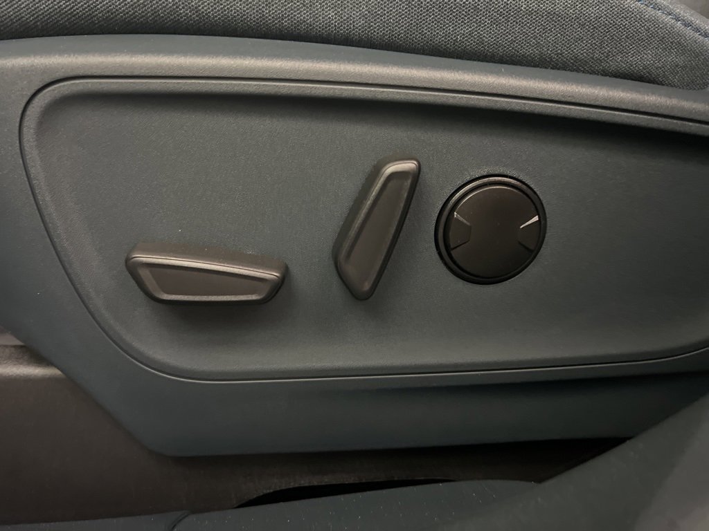 New 2025 Ford Maverick XLT w/ XLT Luxury Package image 24