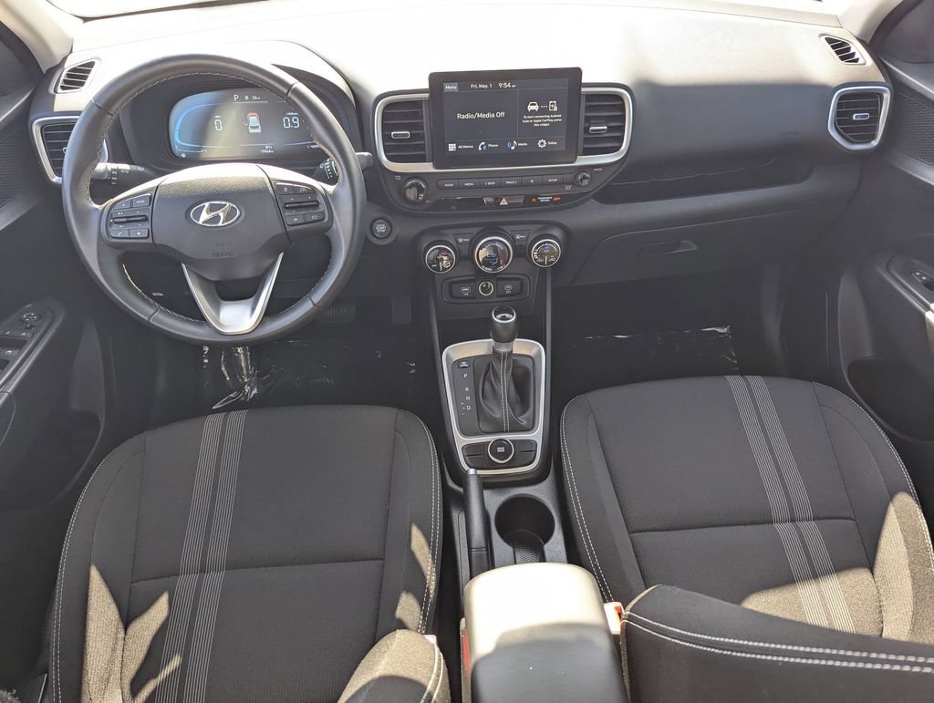 Used 2025 Hyundai Venue SEL FWD image 28