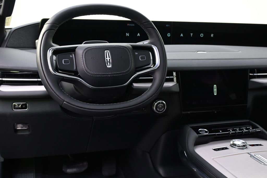 New 2026 Lincoln Navigator L Reserve w/ Jet Appearance Package image 12