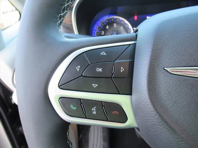 Used 2024 Chrysler Pacifica Limited image 21
