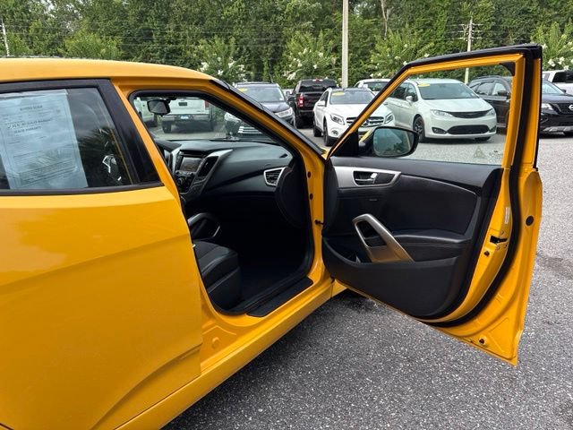 Used 2012 Hyundai Veloster w/ Style Pkg FWD image 25