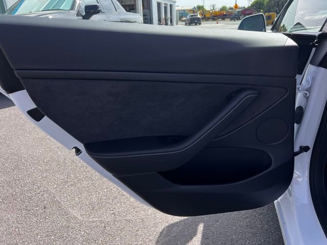 Used 2023 Tesla Model 3 Standard Range image 14