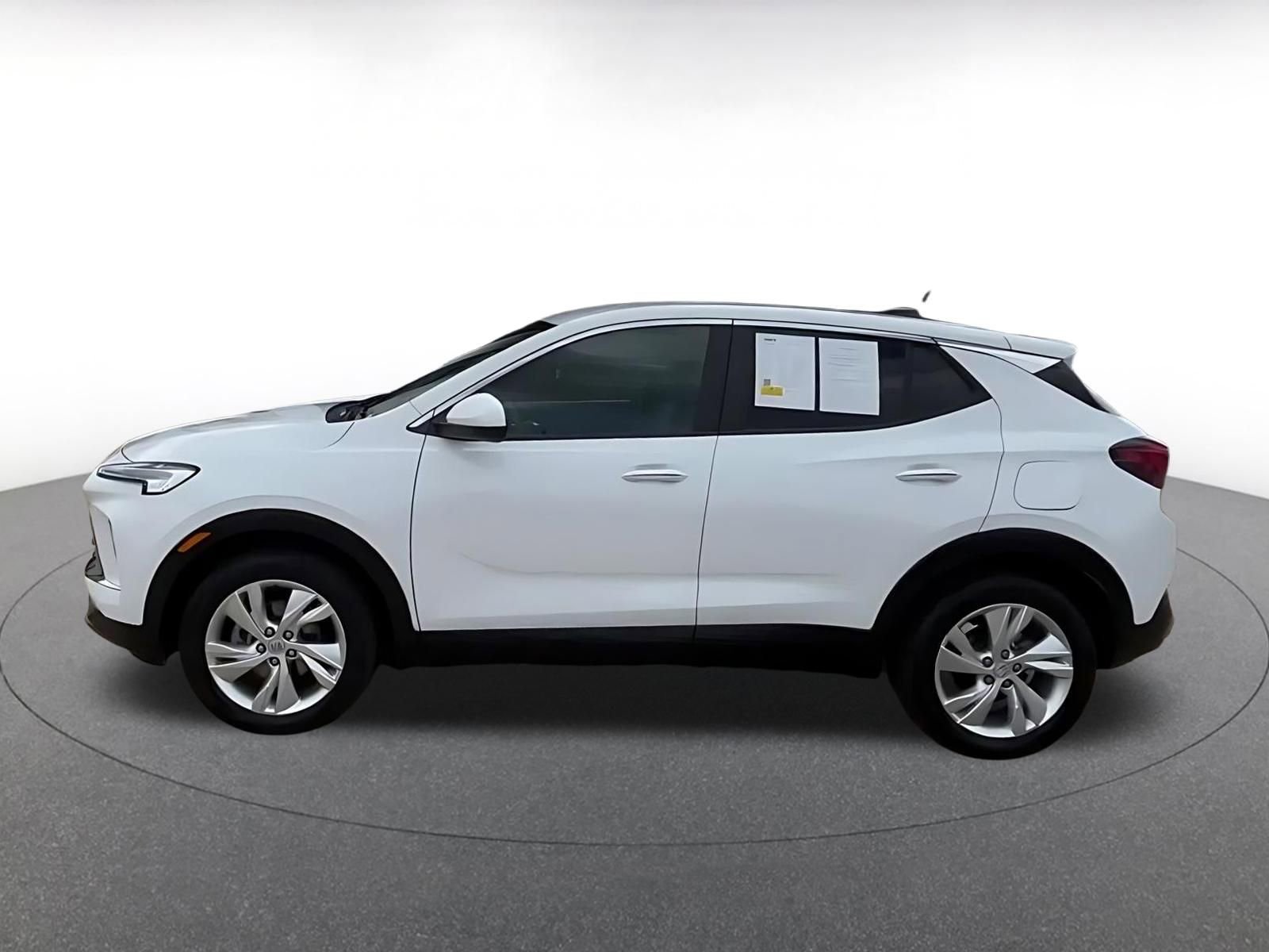 Used 2025 Buick Encore GX Preferred FWD image 9