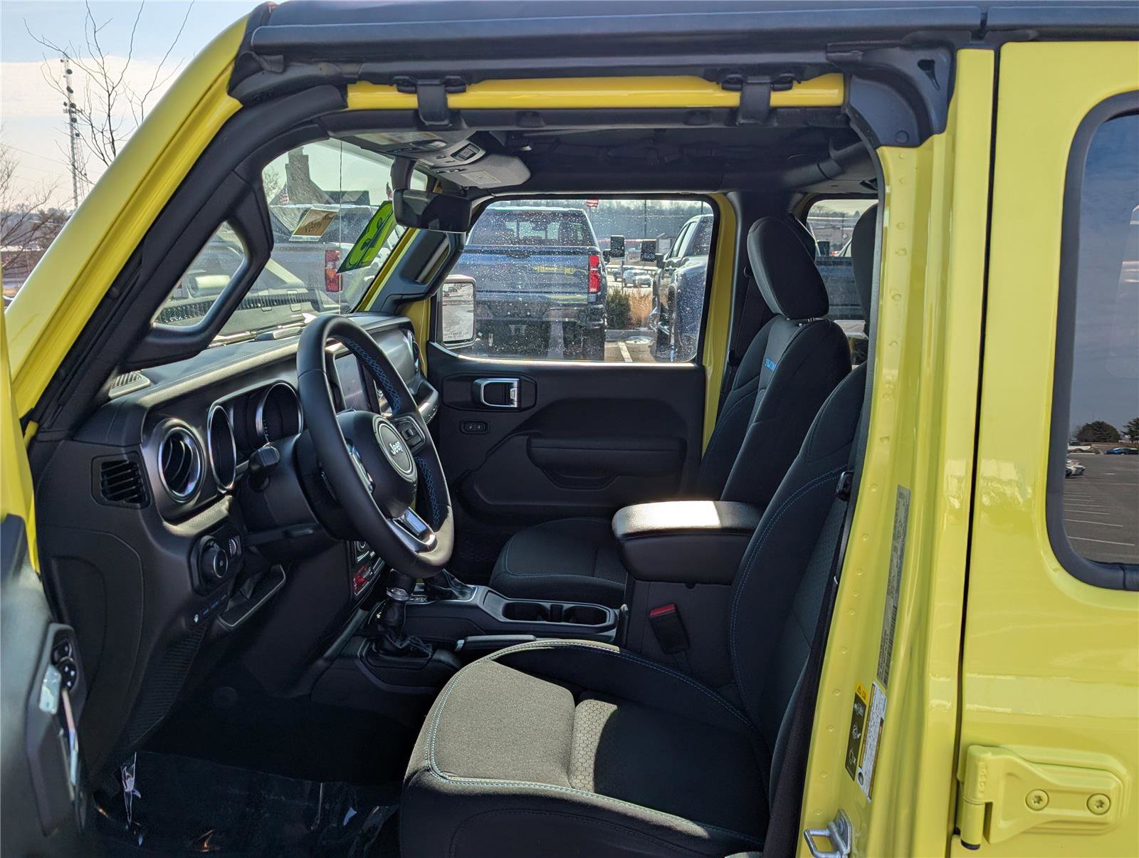 Used 2023 Jeep Wrangler Unlimited Rubicon 4xe image 16