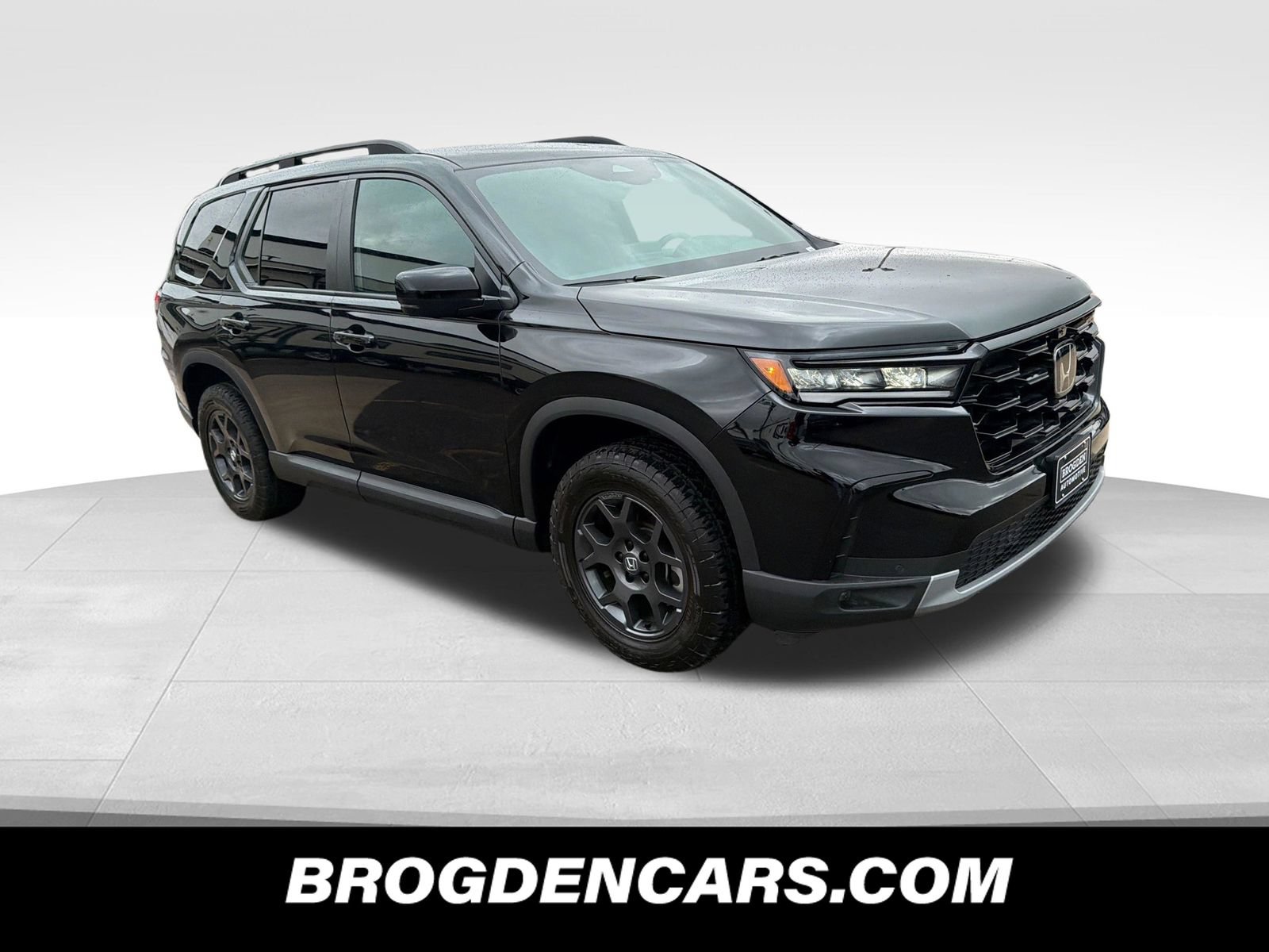 Used 2025 Honda Pilot TrailSport