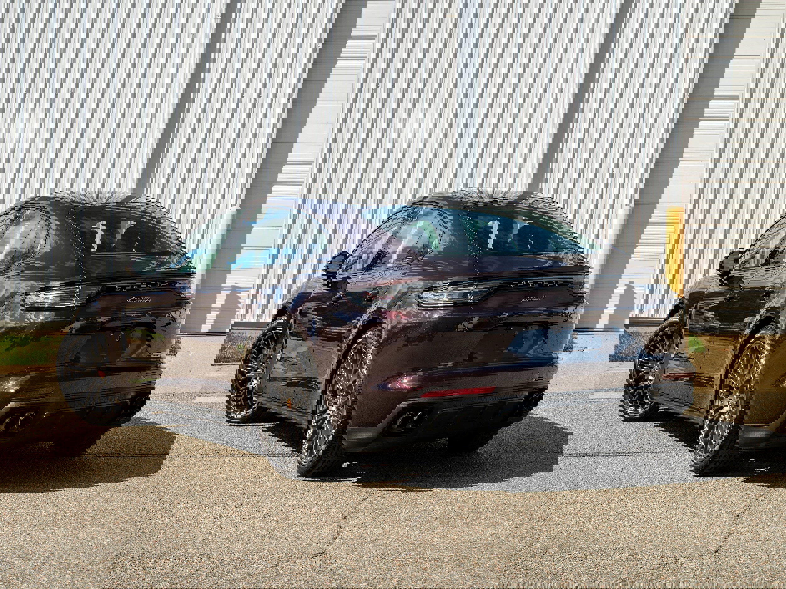 Certified 2023 Porsche Panamera 4 Platinum Edition image 3