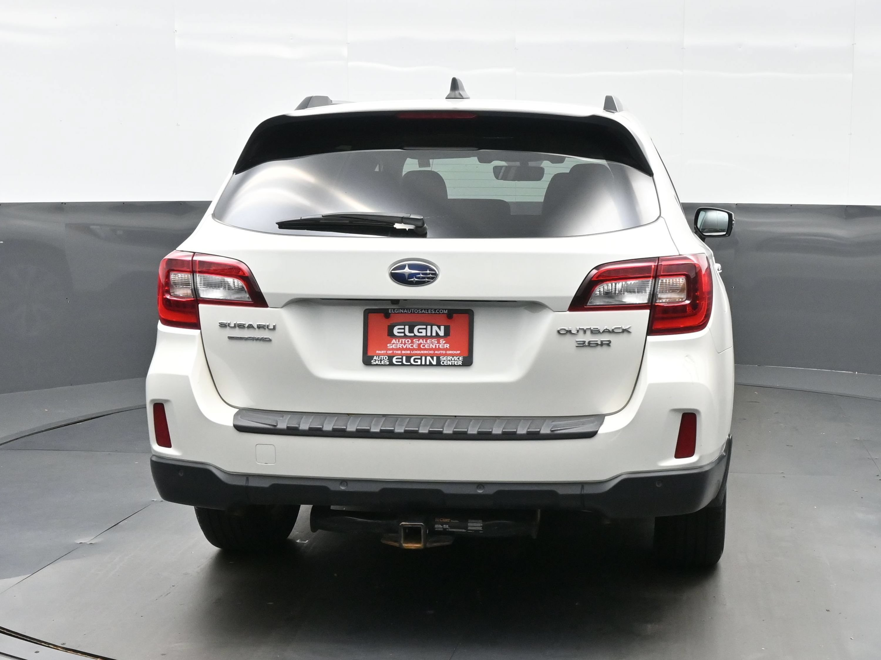 Used 2017 Subaru Outback 3.6R Touring AWD/4WD image 5
