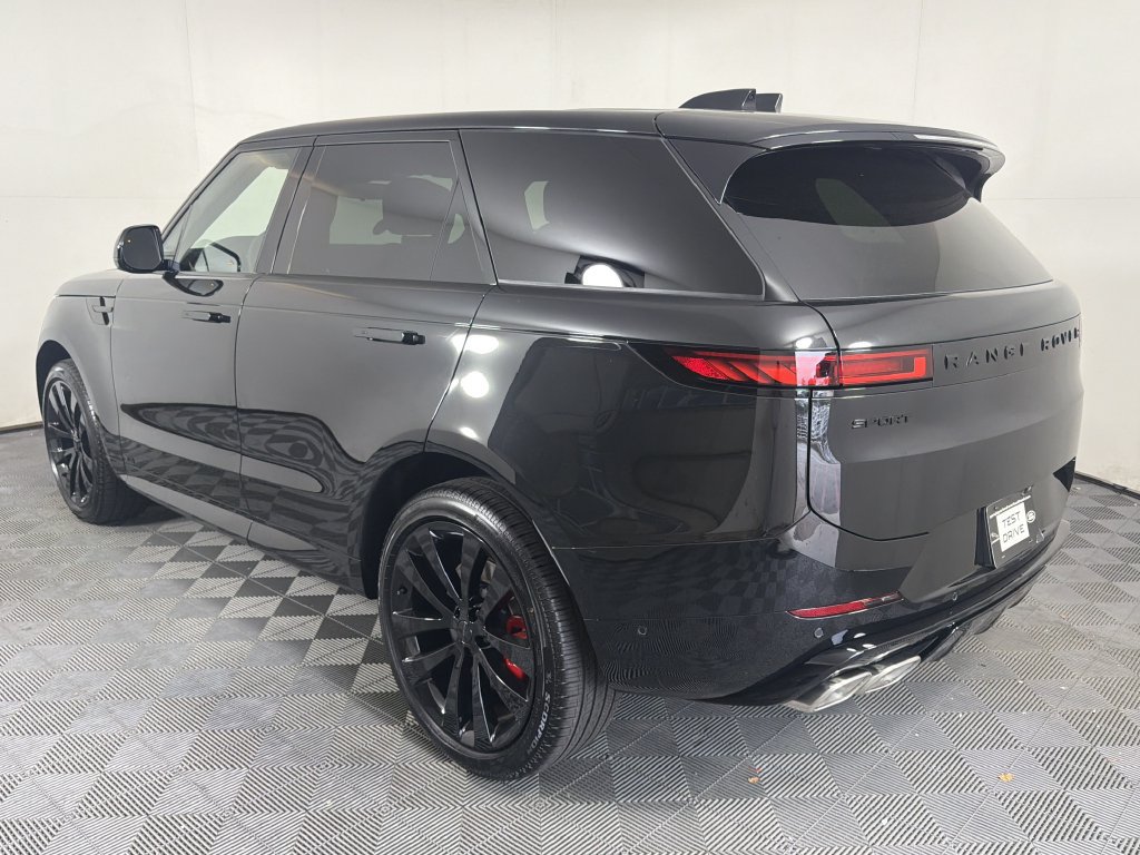 New 2027 Land Rover Range Rover Sport Dynamic SE AWD/4WD image 3