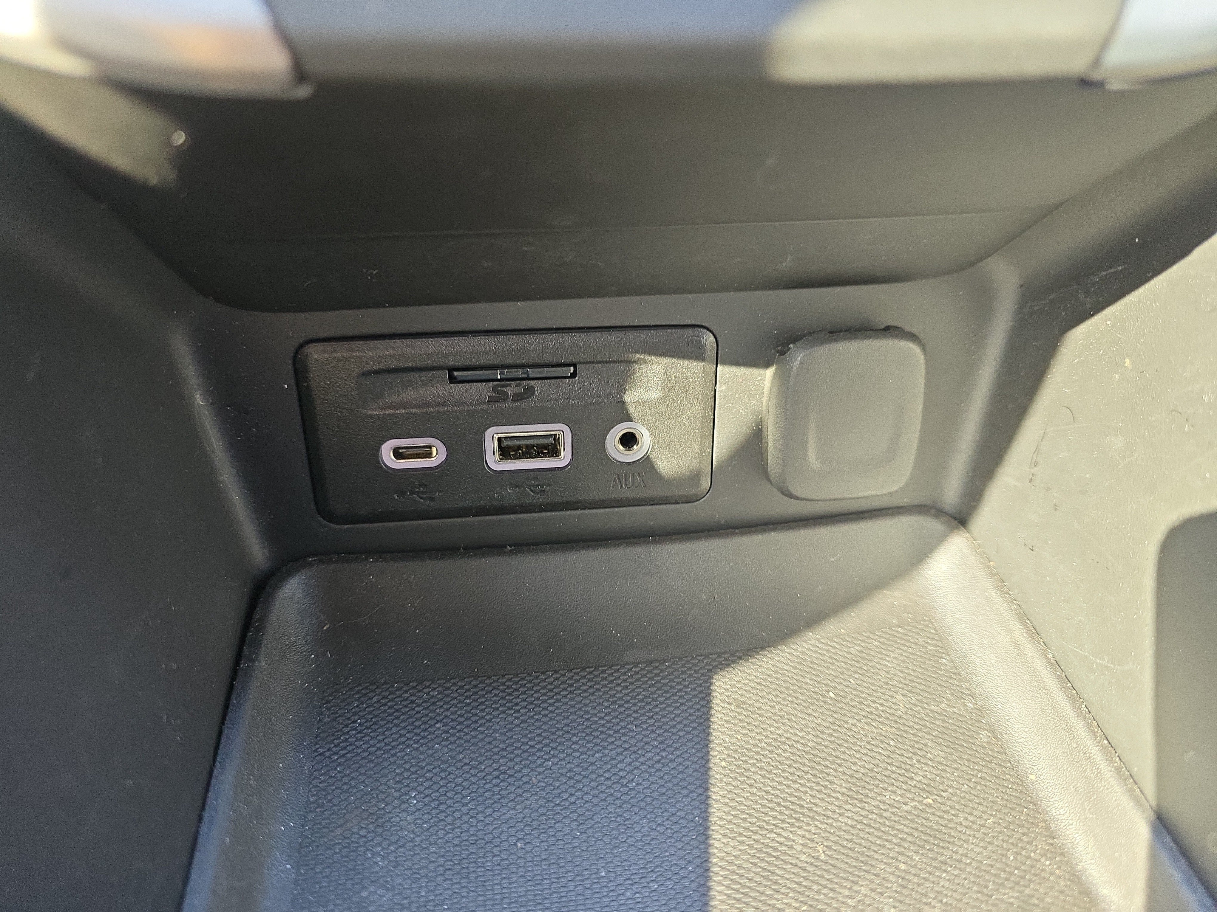 Used 2024 GMC Terrain SLE w/ Driver Convenience Package AWD/4WD image 28