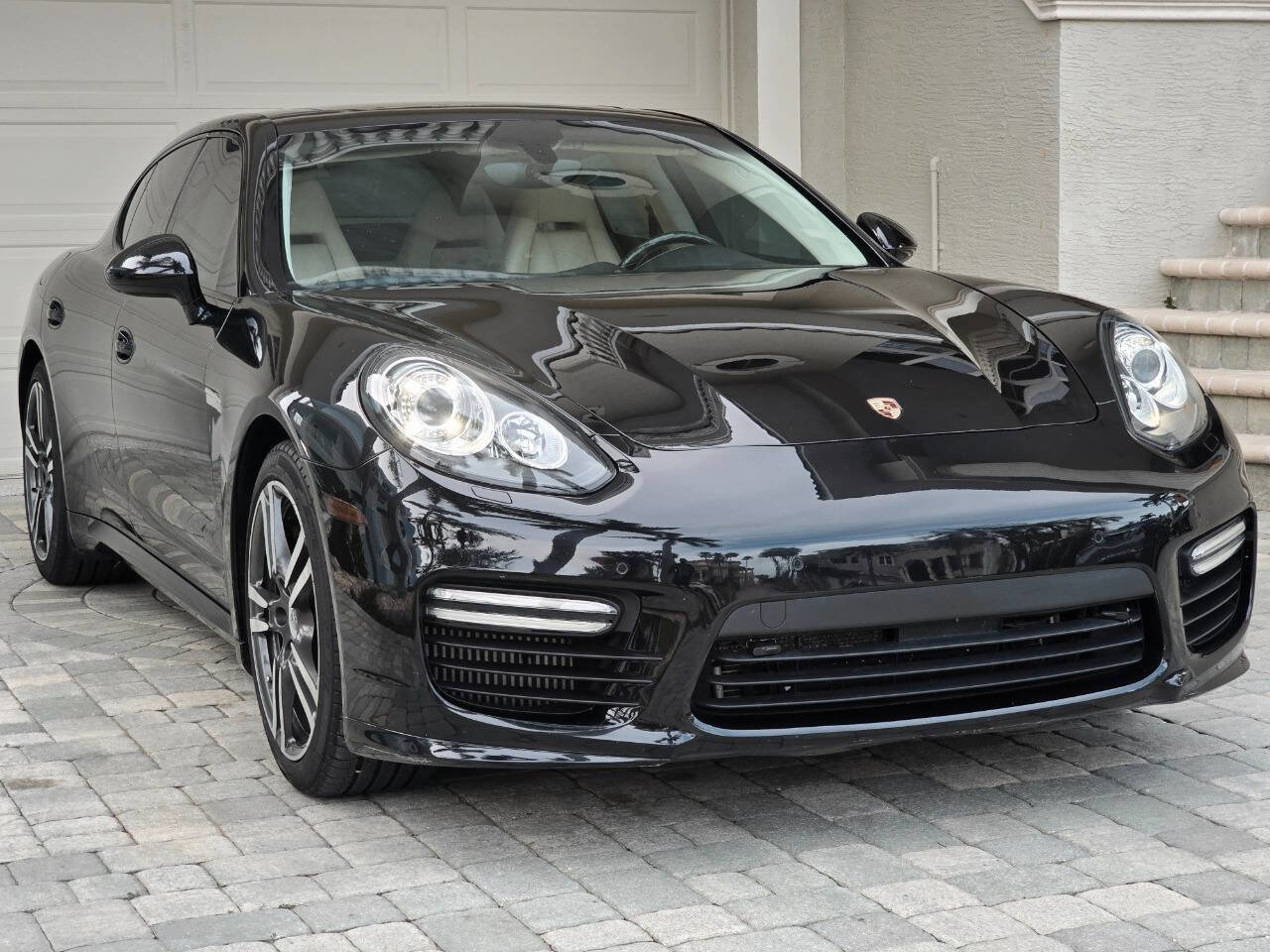 Used 2014 Porsche Panamera Turbo S w/ Exterior Package in Black image 25
