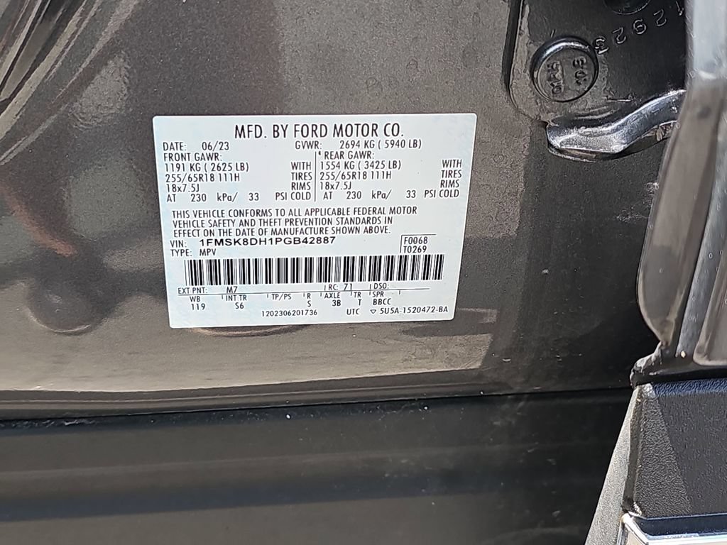 Used 2023 Ford Explorer XLT w/ Equipment Group 202A AWD/4WD image 39