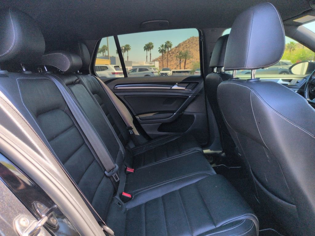 Used 2017 Volkswagen Golf R 4-Door image 18