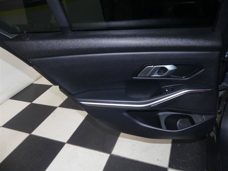 Used 2022 BMW 330i xDrive Sedan AWD/4WD image 30