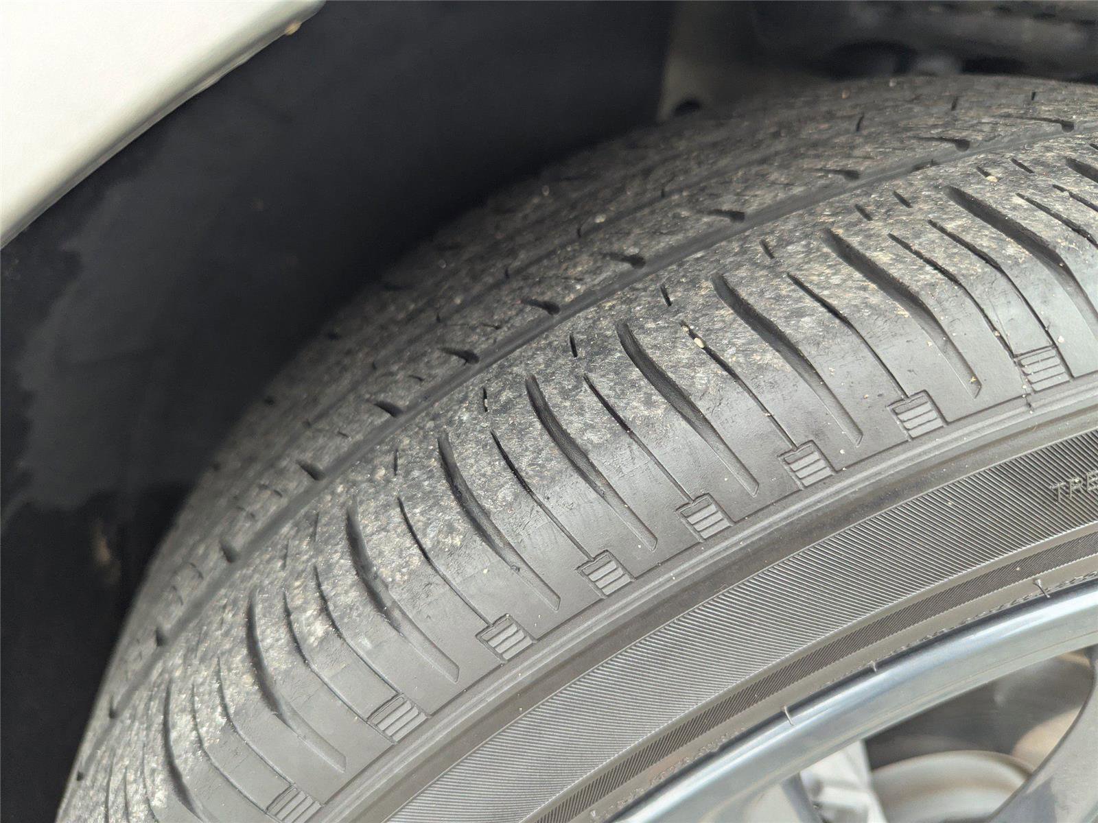 Used 2023 Chevrolet Equinox RS w/ RS Leather Package image 11