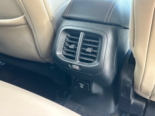 Used 2016 Jeep Cherokee Limited w/ Luxury Group AWD/4WD image 38