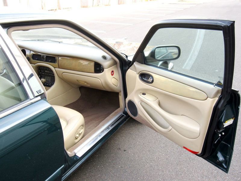 Used 2000 Jaguar XJ8 RWD image 21