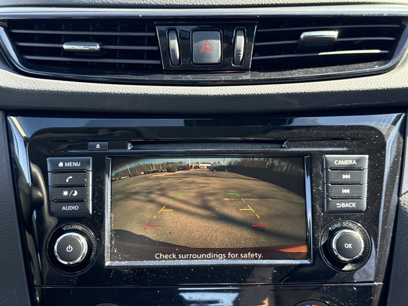 Used 2022 Nissan Rogue Sport S image 11