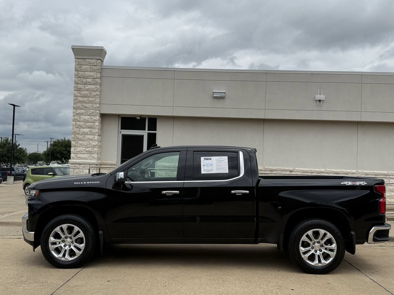Used 2019 Chevrolet Silverado 1500 LTZ w/ LTZ Plus Package AWD/4WD image 3