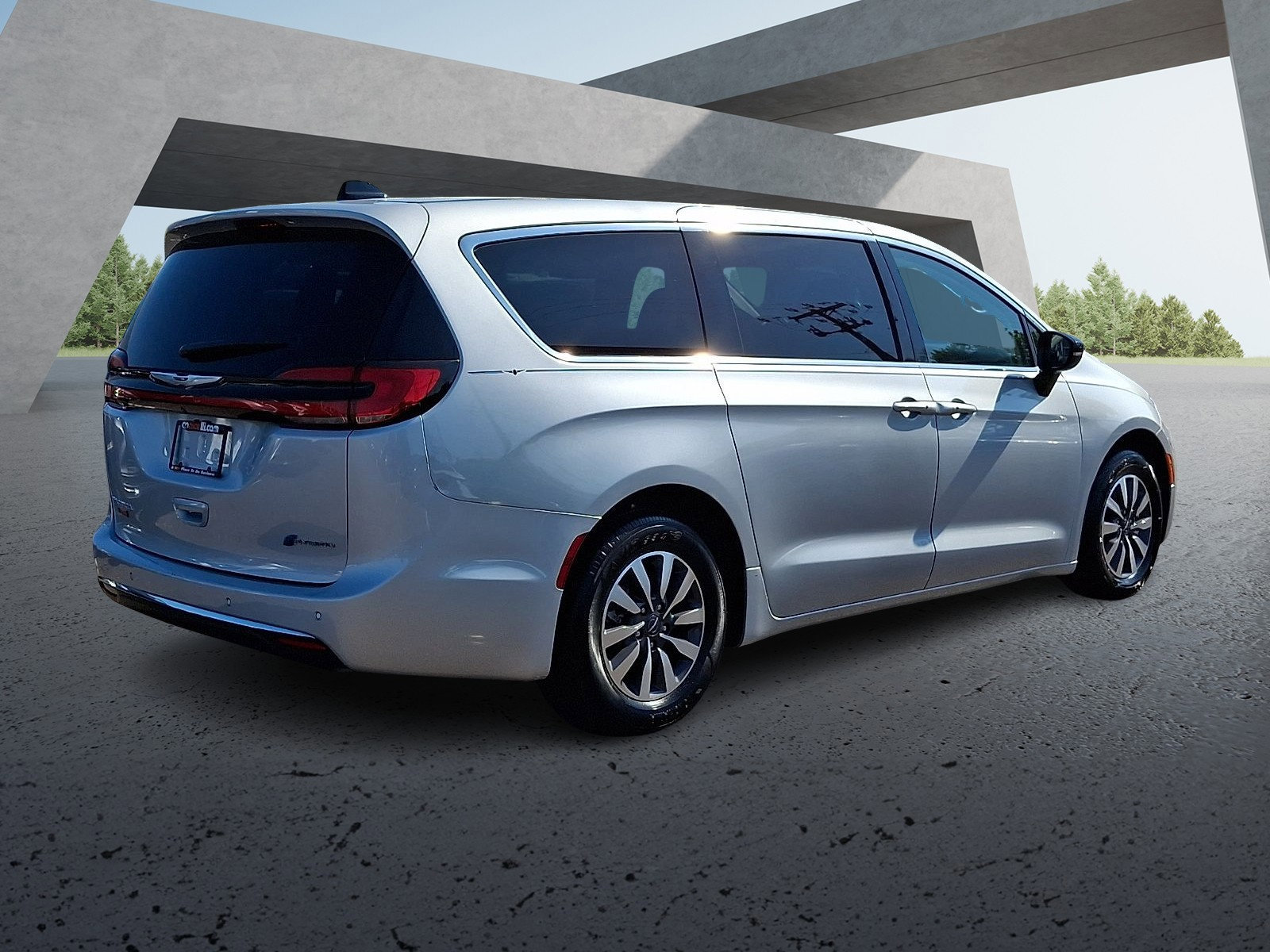 Used 2024 Chrysler Pacifica Limited FWD image 6