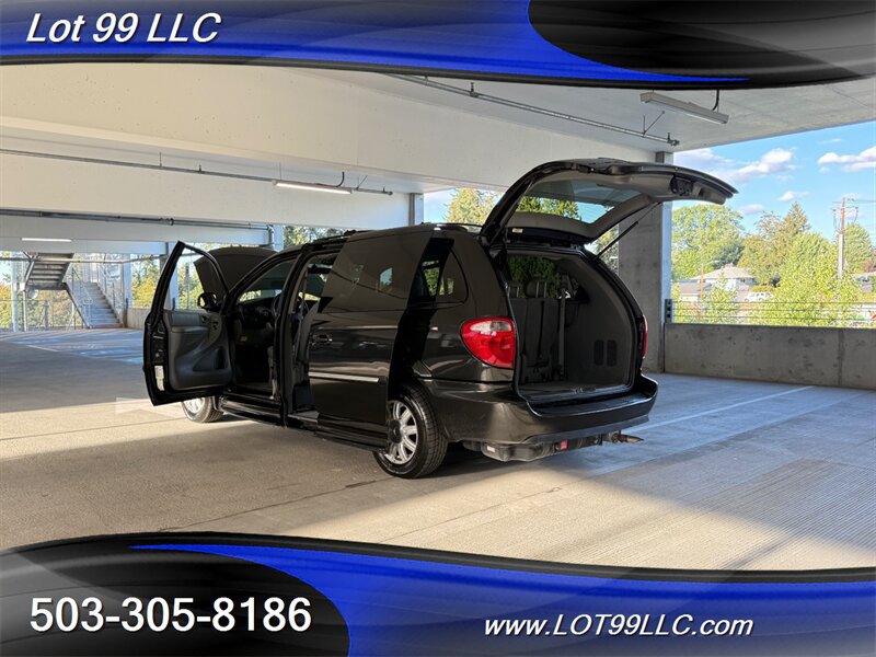 Used 2006 Chrysler Town & Country Touring w/ Trailer Tow Prep Group FWD image 35