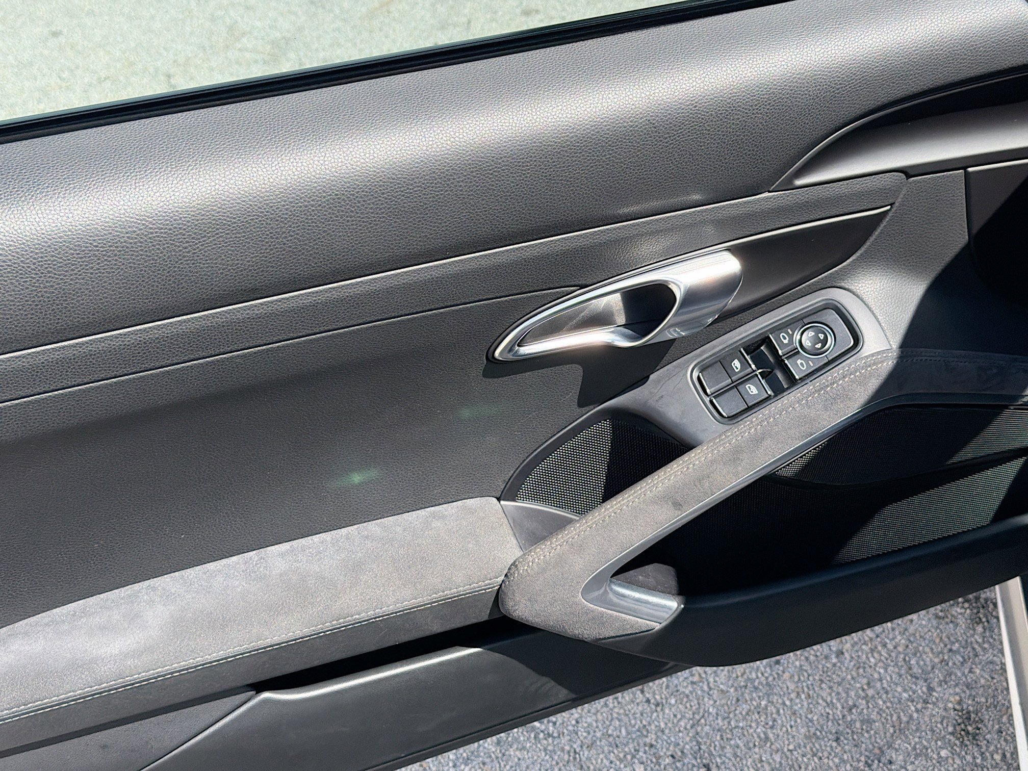 Used 2018 Porsche 718 Cayman GTS image 16