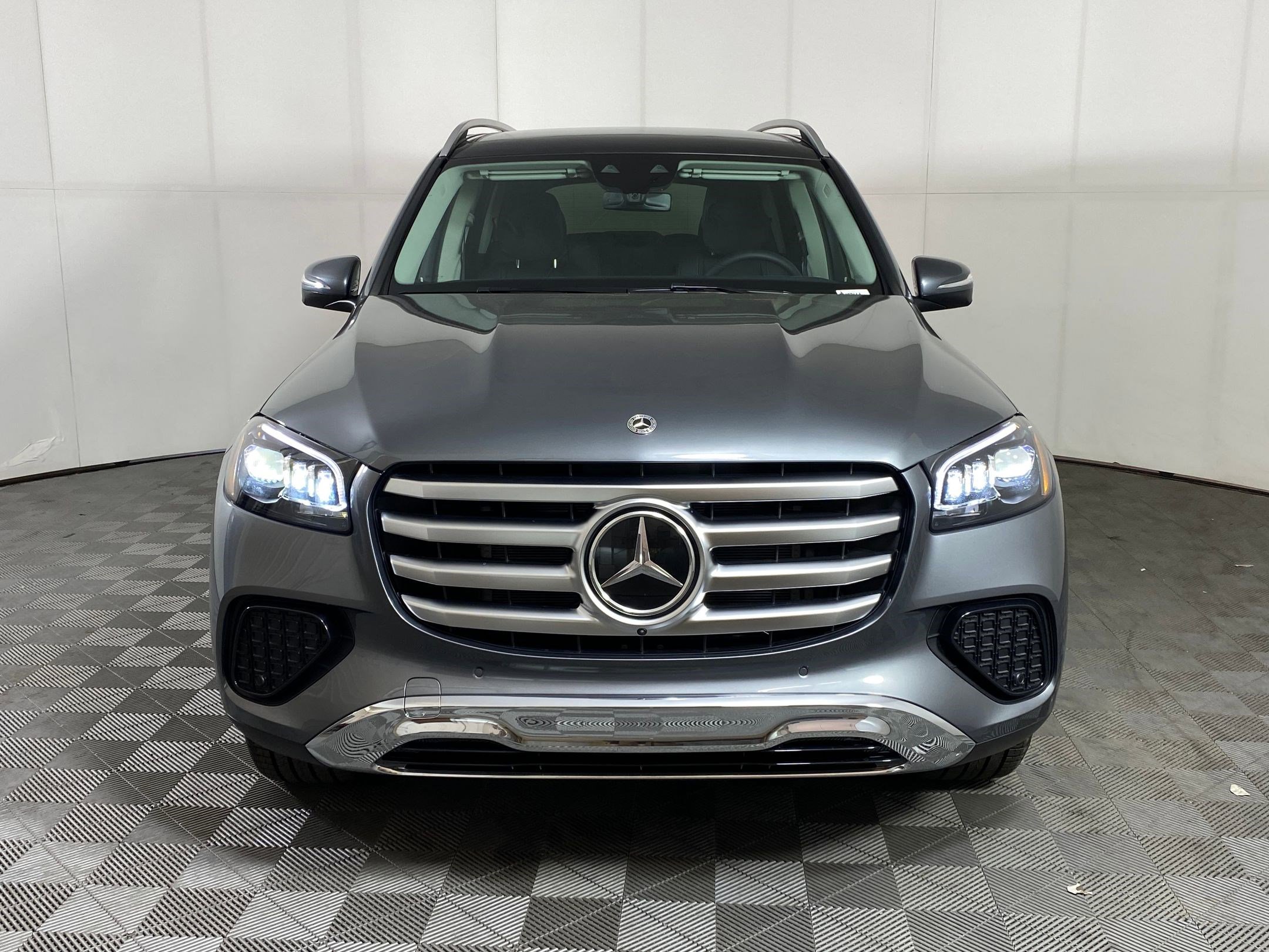 New 2025 Mercedes-Benz GLS 450 4MATIC image 5