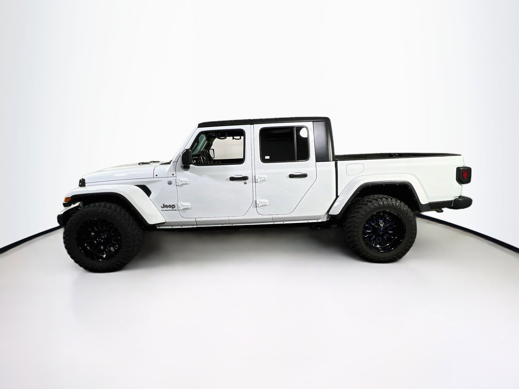 Used 2023 Jeep Gladiator Overland AWD/4WD image 8