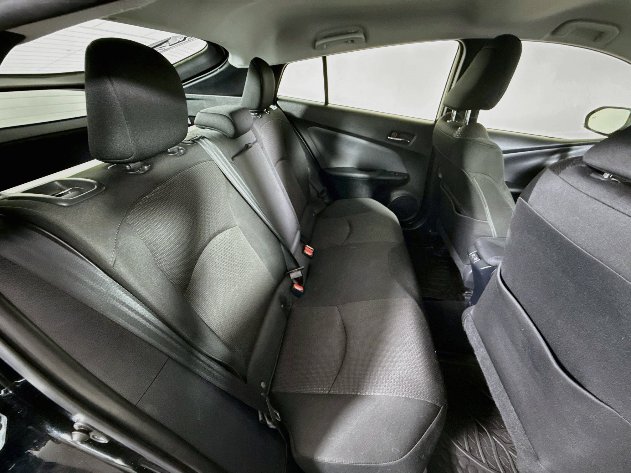 Certified 2021 Toyota Prius LE AWD/4WD image 25