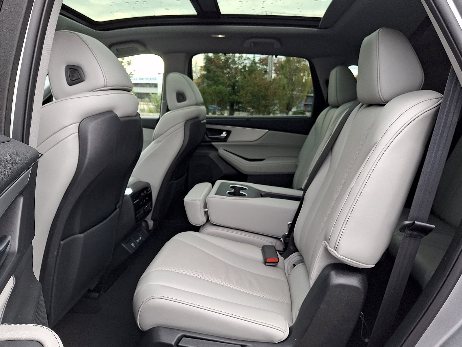 Certified 2024 Acura MDX w/ Technology Package AWD/4WD image 10