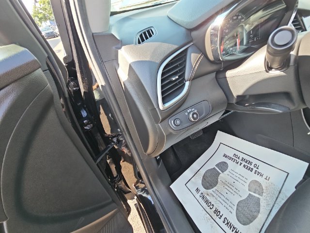 Used 2022 Chevrolet Trax LT AWD/4WD image 44