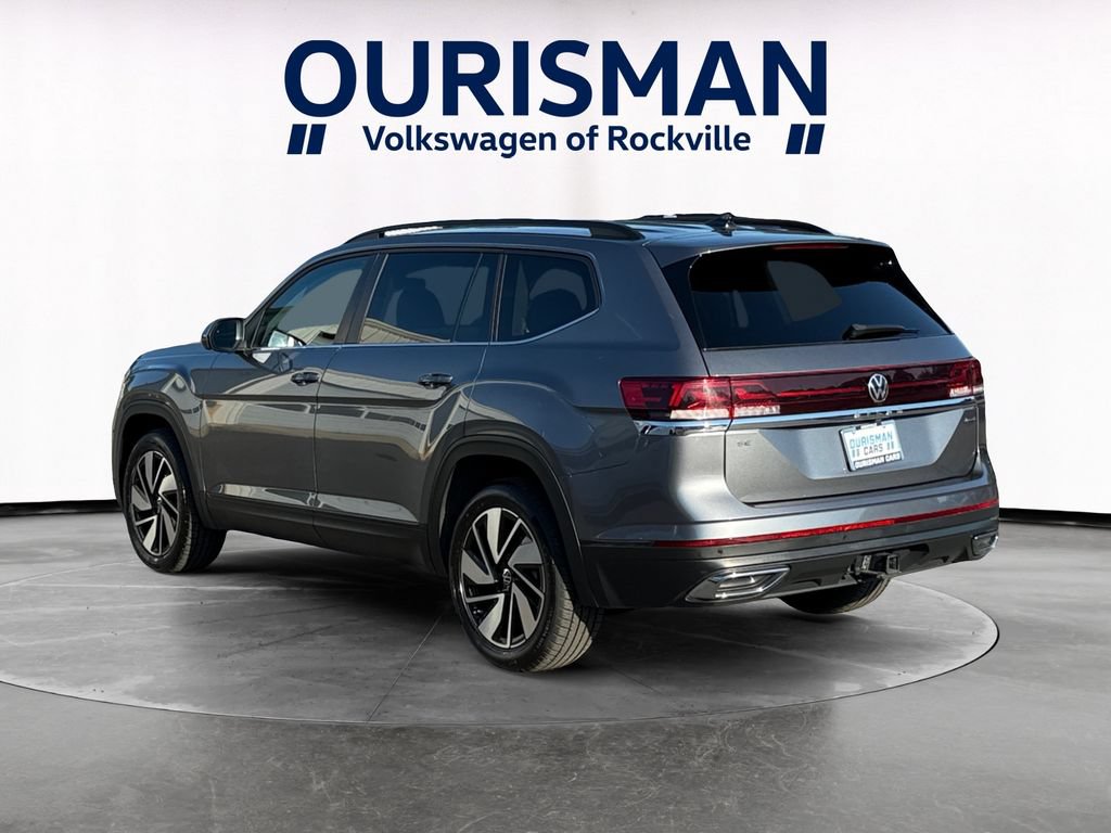 Used 2025 Volkswagen Atlas SE AWD/4WD image 4