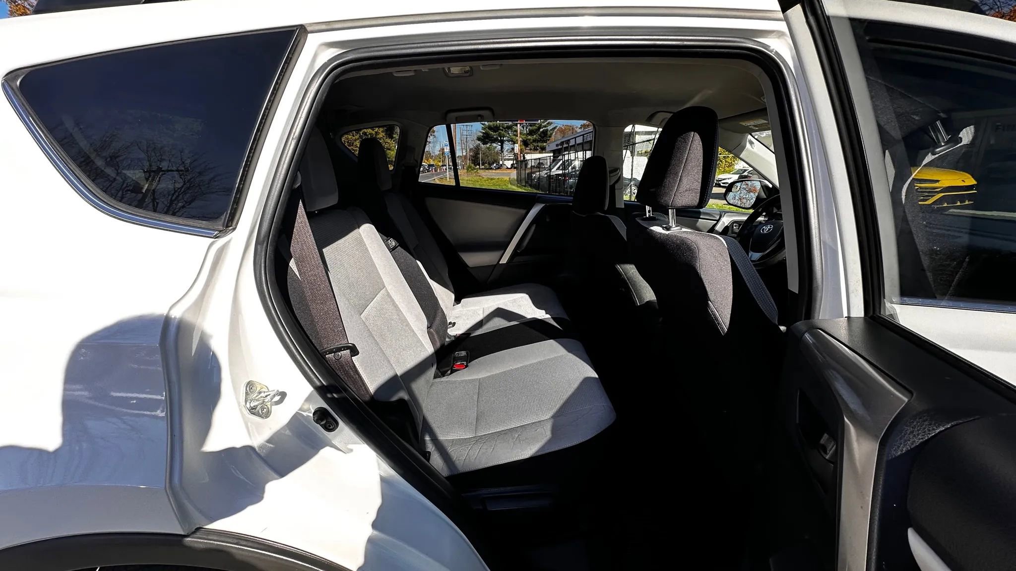 Used 2018 Toyota RAV4 XLE image 26