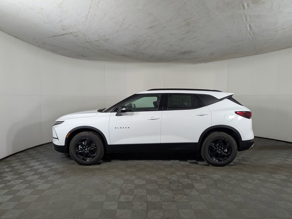 New 2026 Chevrolet Blazer LT w/ Midnight/Sport Edition AWD/4WD image 3