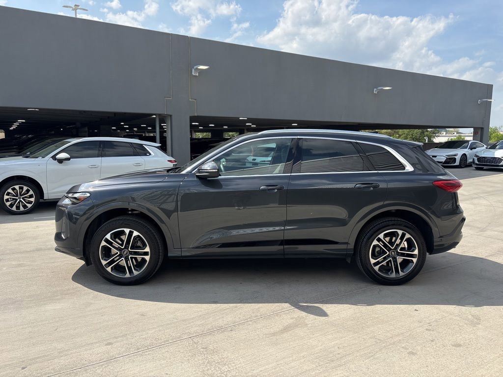 Certified 2025 Audi Q5 Premium w/ Convenience Package image 9