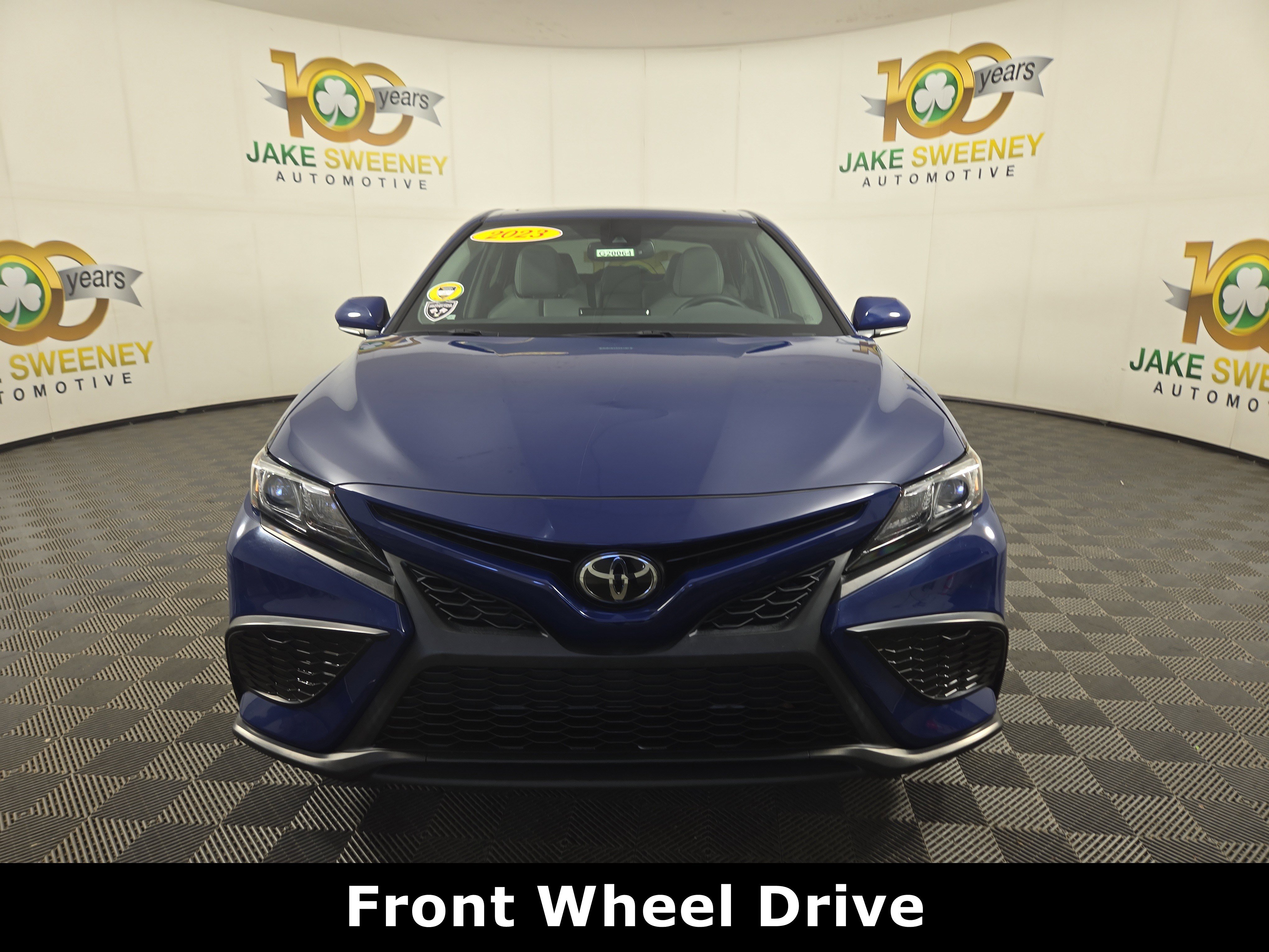 Used 2023 Toyota Camry SE w/ Convenience Package image 2